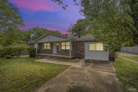 2911 Baronne St, Pensacola, FL 32526