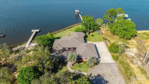 6281 Calle De Hidalgo, Navarre, FL 32566