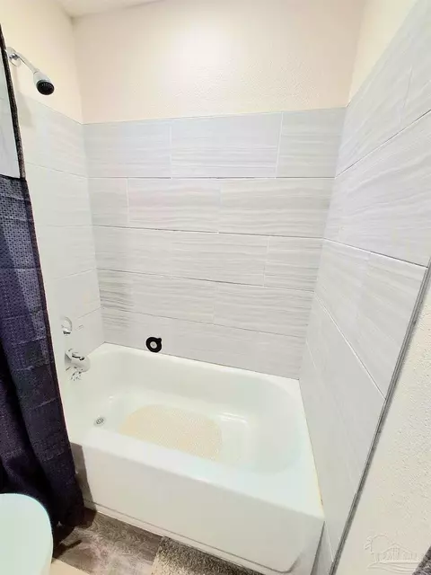 Bath - 5441 Gwen Ln, Pace, FL 32571 photo 2 of 4