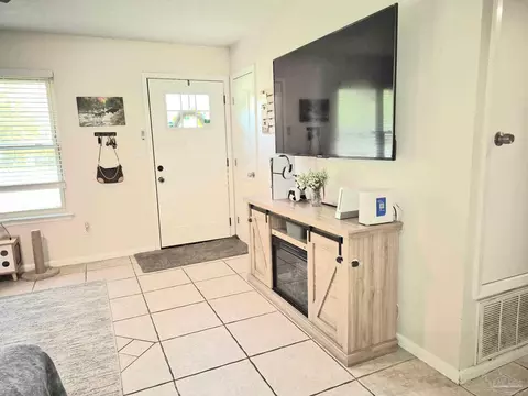 Entry Way - 5441 Gwen Ln, Pace, FL 32571 photo 2 of 5