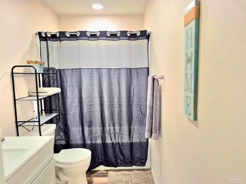 Bath - 5441 Gwen Ln, Pace, FL 32571 photo 4 of 4