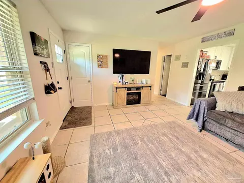 Entry Way - 5441 Gwen Ln, Pace, FL 32571 photo 4 of 5