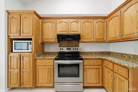 Kitchen - 5980 Grandview Dr, Milton, FL 32570 photo 4 of 4