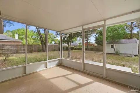 Exterior - 5980 Grandview Dr, Milton, FL 32570 photo 2 of 9