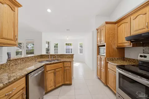 Kitchen - 5980 Grandview Dr, Milton, FL 32570 photo 2 of 4