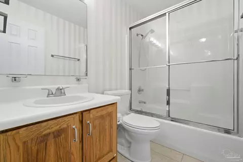Bath - 5980 Grandview Dr, Milton, FL 32570 photo 4 of 4