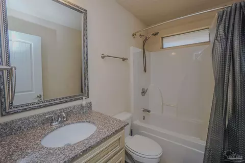Bath - 5264 Moore Loop, Crestview, FL 32536 photo 1 of 7