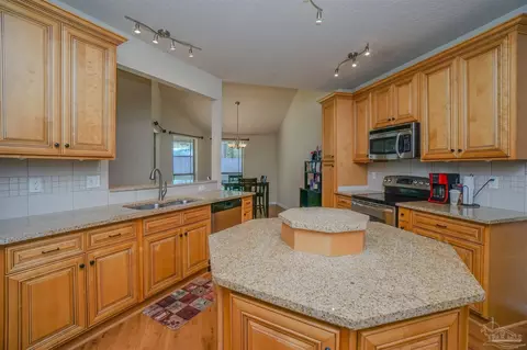 Kitchen - 5264 Moore Loop, Crestview, FL 32536 photo 3 of 6