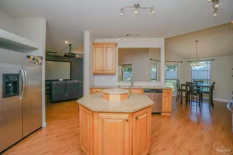 Kitchen - 5264 Moore Loop, Crestview, FL 32536 photo 1 of 6