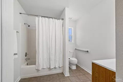 Bath - 5092 E Spencer Field Rd, Pace, FL 32571 photo 4 of 5