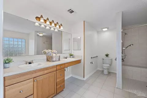 Bath - 5092 E Spencer Field Rd, Pace, FL 32571 photo 3 of 5