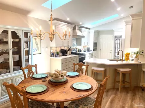 3505 Silvertree Ln, Pensacola, FL 32504