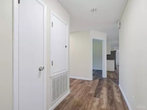 Entry Way - 6536 Daniel Griffis Rd, Jay, FL 32565 photo 6 of 12