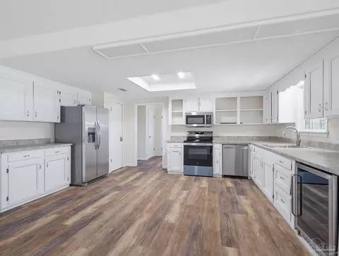 Kitchen - 6536 Daniel Griffis Rd, Jay, FL 32565 photo 5 of 5