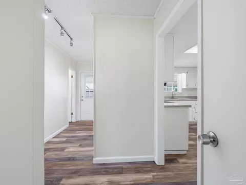 Entry Way - 6536 Daniel Griffis Rd, Jay, FL 32565 photo 9 of 12
