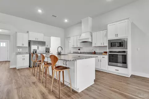 Kitchen - 5531 Blake Ln, Pace, FL 32571 photo 4 of 5