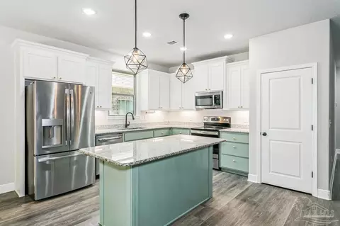Kitchen - 3875 Shady Grove Dr, Pace, FL 32571 photo 1 of 2