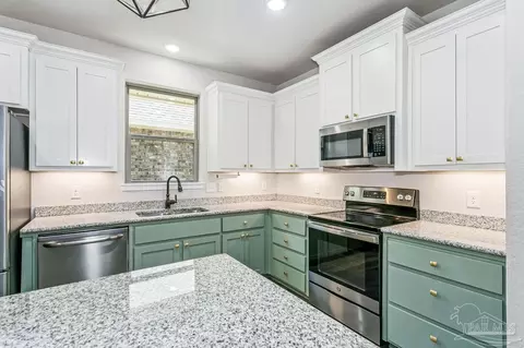 Kitchen - 3875 Shady Grove Dr, Pace, FL 32571 photo 2 of 2