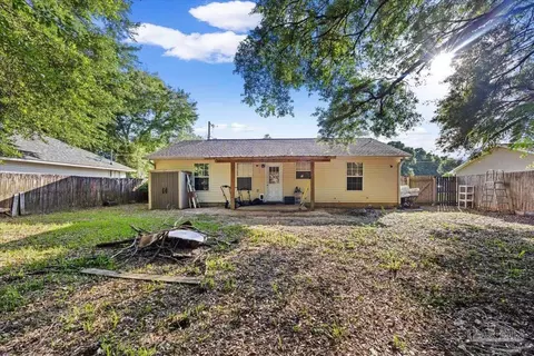 Exterior - 4250 Castille Ave, Pace, FL 32571 photo 4 of 4