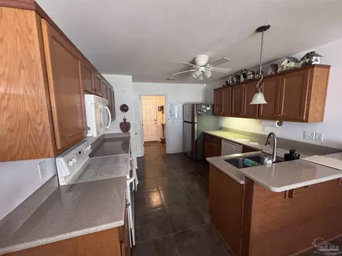 4046 Berry Cir, Pace, FL 32571 photo 2