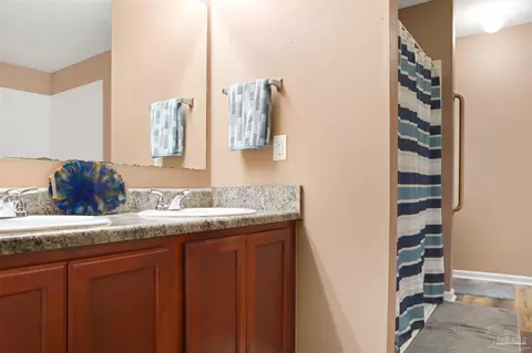 Bath - 5455 Turbine Way, Pace, FL 32571 photo 5 of 5
