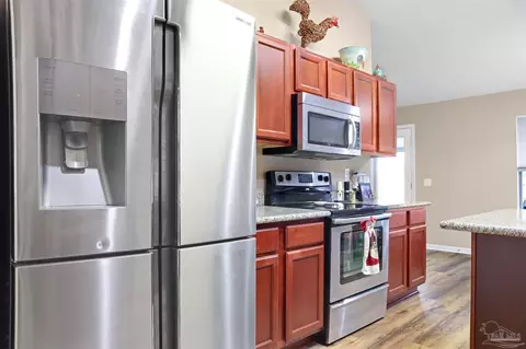Kitchen - 5455 Turbine Way, Pace, FL 32571 photo 3 of 5