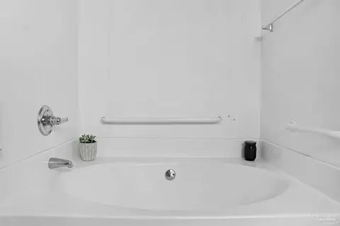 Bath - 5455 Turbine Way, Pace, FL 32571 photo 3 of 5