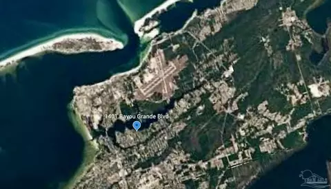 1401 Bayou Grande Blvd, Pensacola, FL 32507