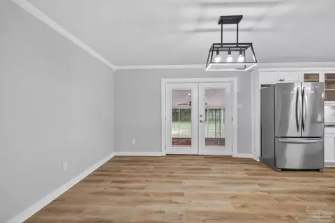 Dining - 4673 Van Horn Rd, Milton, FL 32583 photo 1 of 2