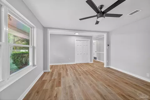 Living - 4673 Van Horn Rd, Milton, FL 32583 photo 5 of 5