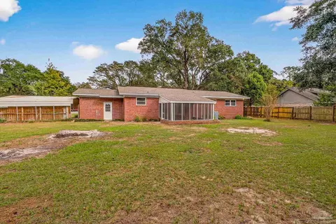 Exterior - 4673 Van Horn Rd, Milton, FL 32583 photo 4 of 5