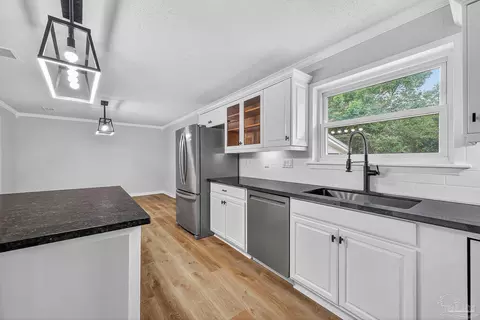 Kitchen - 4673 Van Horn Rd, Milton, FL 32583 photo 5 of 7
