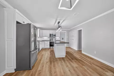Kitchen - 4673 Van Horn Rd, Milton, FL 32583 photo 2 of 7