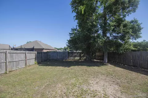 Exterior - 3954 Willow Glen Dr, Pace, FL 32571 photo 5 of 6