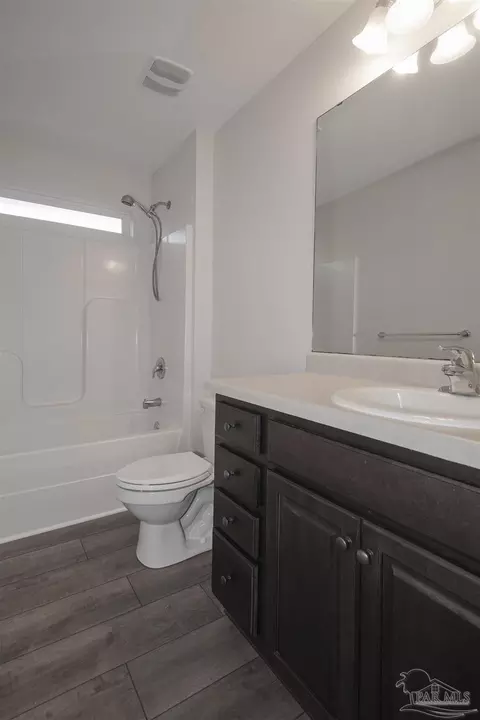 Bath - 3954 Willow Glen Dr, Pace, FL 32571 photo 2 of 4