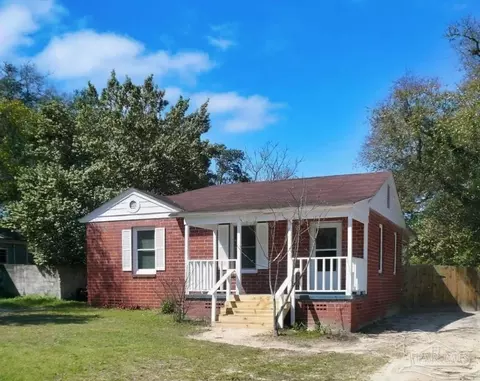 514 NW Syrcle Dr, Pensacola, FL 32507