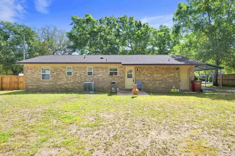 Exterior - 5131 Oakleaf Dr, Pace, FL 32571 photo 4 of 10