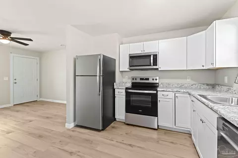 Kitchen - 3281 Mason Rd, Walnut Hill, FL 32568 photo 3 of 6