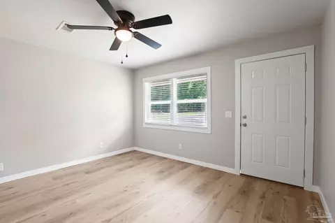 Living - 3281 Mason Rd, Walnut Hill, FL 32568 photo 4 of 7