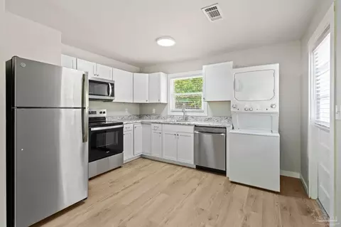 Kitchen - 3281 Mason Rd, Walnut Hill, FL 32568 photo 1 of 6
