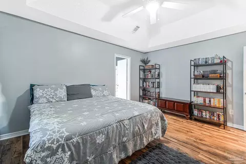 Bedroom - 4300 Sugar Mill Bnd, Pace, FL 32571 photo 5 of 6