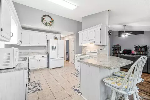 Kitchen - 4300 Sugar Mill Bnd, Pace, FL 32571 photo 1 of 3