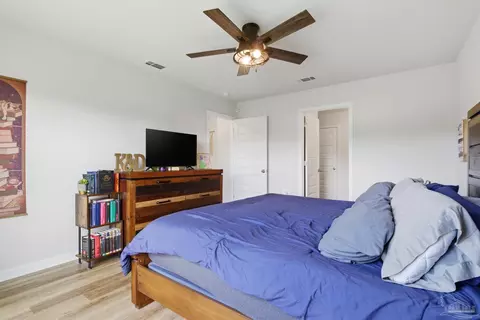 Bedroom - 8653 Tarsus Dr, Milton, FL 32583 photo 6 of 6