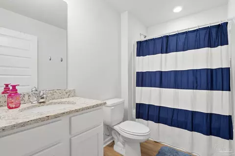 Bath - 8653 Tarsus Dr, Milton, FL 32583 photo 1 of 2