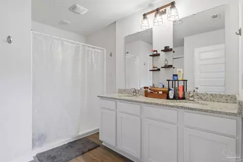 Bath - 8653 Tarsus Dr, Milton, FL 32583 photo 2 of 2