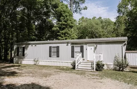 1728 Amanda Ln, Cantonment, FL 32533