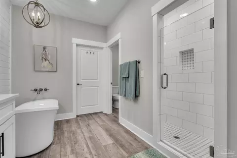 Bath - 107 Countri Ln, Cantonment, FL 32533 photo 4 of 4