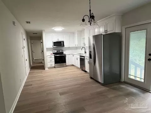 Kitchen - 10501 Hwy 97 A, Mcdavid, FL 32568 photo 2 of 2