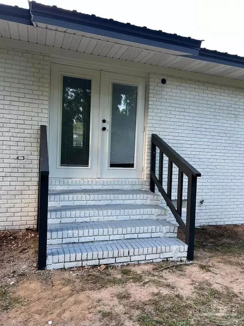 Exterior - 10501 Hwy 97 A, Mcdavid, FL 32568 photo 5 of 5