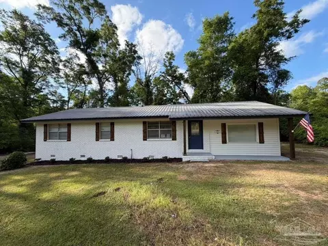 Exterior - 10501 Hwy 97 A, Mcdavid, FL 32568 photo 2 of 5
